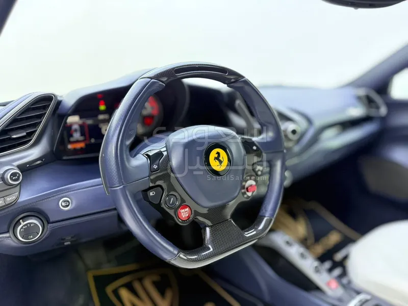 2016 فيراري 488