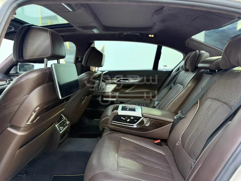 2016 بي ام دبليو الفئة السابعة 750 إل أي