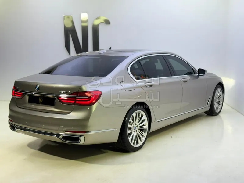 2016 بي ام دبليو الفئة السابعة 750 إل أي