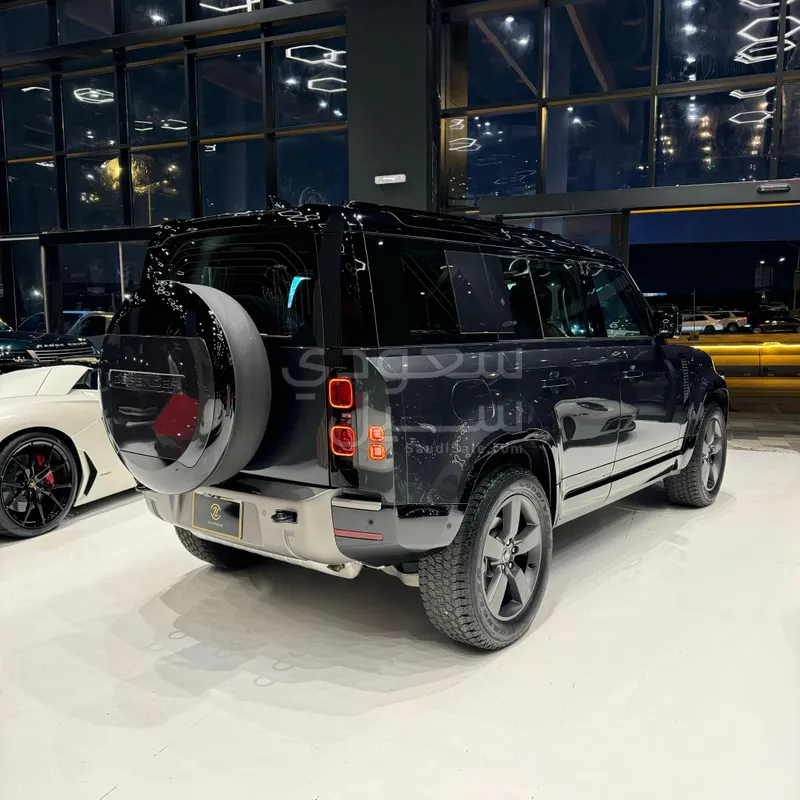 2025 لاند روفر ديفيندر اكس داينمك