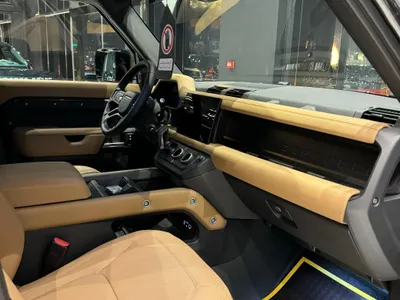 2025 لاند روفر ديفيندر اكس داينمك