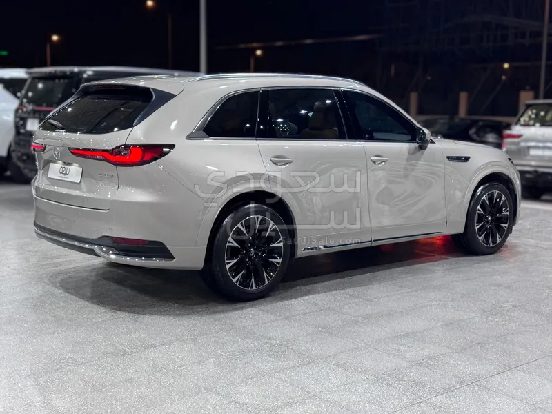 2025 مازدا سي اكس 90