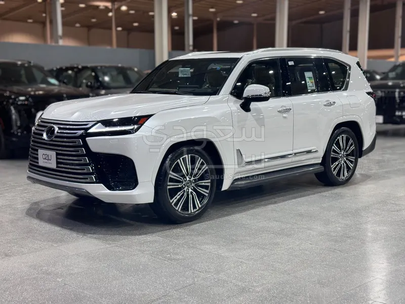 2025 لكزس إل إكس 600