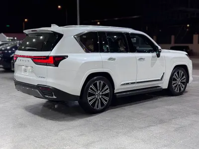 2025 لكزس إل إكس 600