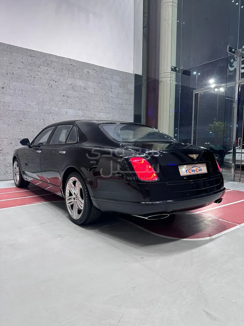 2011 بنتلي مولسان