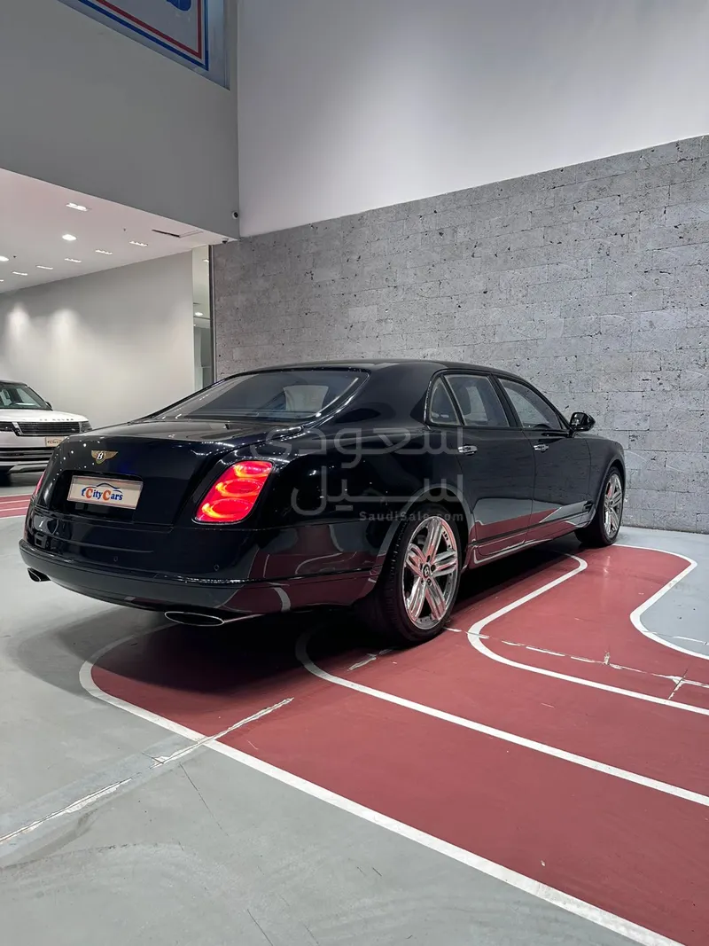 2011 بنتلي مولسان