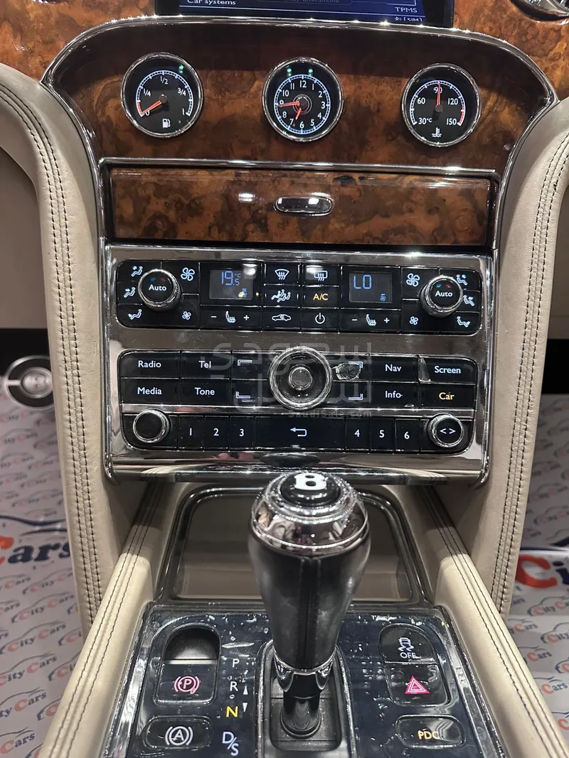 2011 بنتلي مولسان