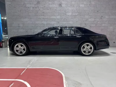 2011 بنتلي مولسان