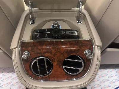 2011 بنتلي مولسان