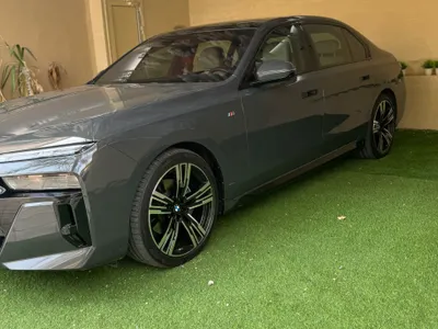 2024 بي ام دبليو الفئة السابعة 735أي