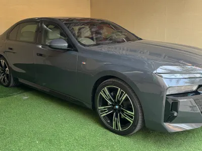 2024 بي ام دبليو الفئة السابعة 735أي