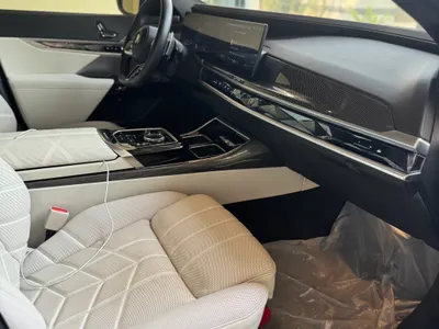 2024 بي ام دبليو الفئة السابعة 735أي