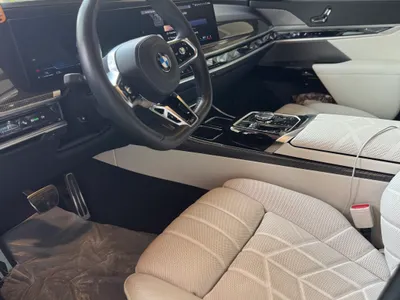 2024 بي ام دبليو الفئة السابعة 735أي