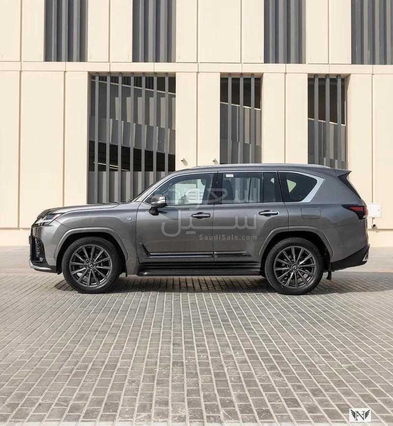 2023 لكزس إل إكس 600 إف