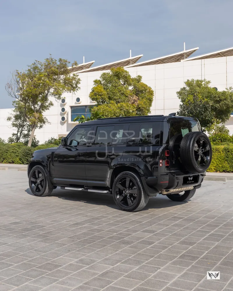 2024 لاند روفر ديفيندر اكس 110