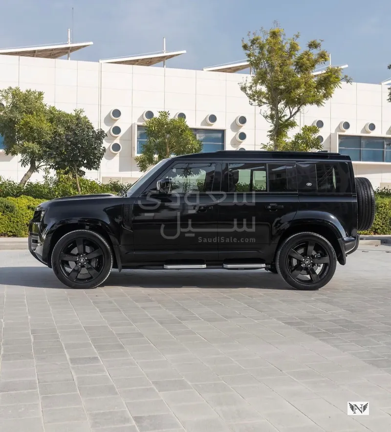 2024 لاند روفر ديفيندر اكس 110