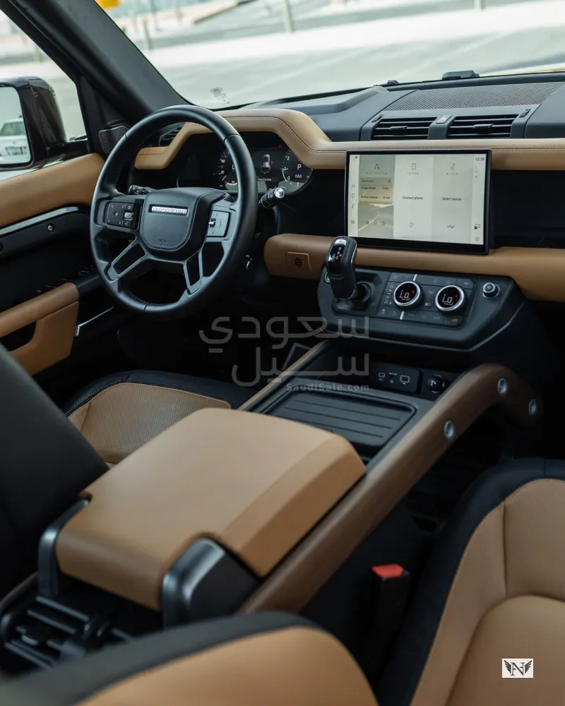 2024 لاند روفر ديفيندر اكس 110