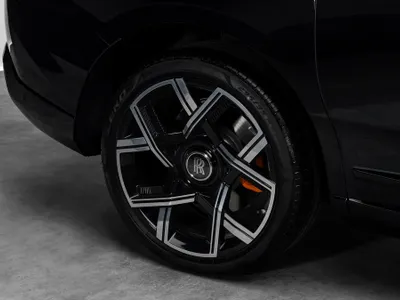 2026 رولز رويس كولينان بلاك بادج