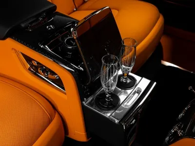 2026 رولز رويس كولينان بلاك بادج