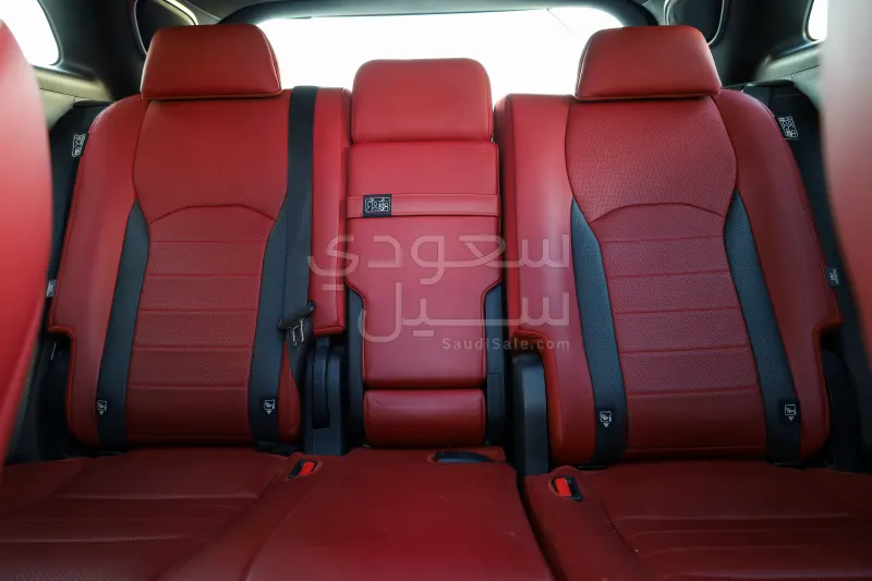 2022 لكزس أر إكس 350