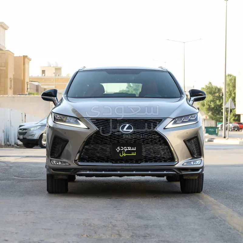 2022 لكزس أر إكس 350