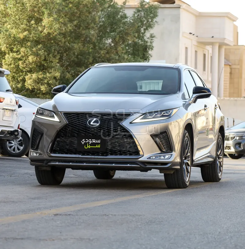 2022 لكزس أر إكس 350