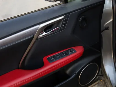 2022 لكزس أر إكس 350