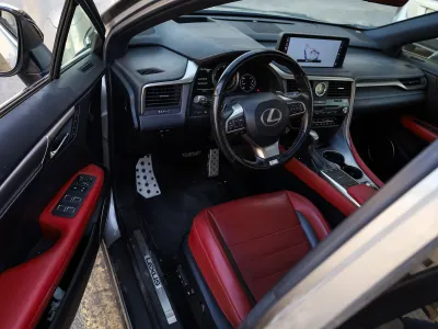 2022 لكزس أر إكس 350