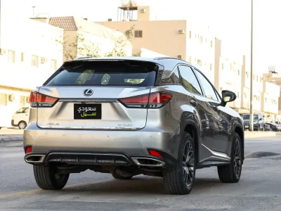 2022 لكزس أر إكس 350