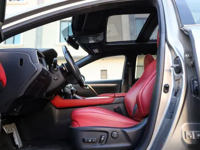 2022 لكزس أر إكس 350