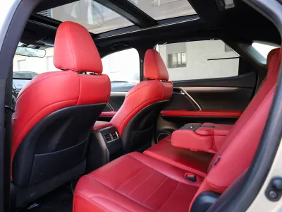 2022 لكزس أر إكس 350