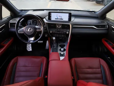 2022 لكزس أر إكس 350