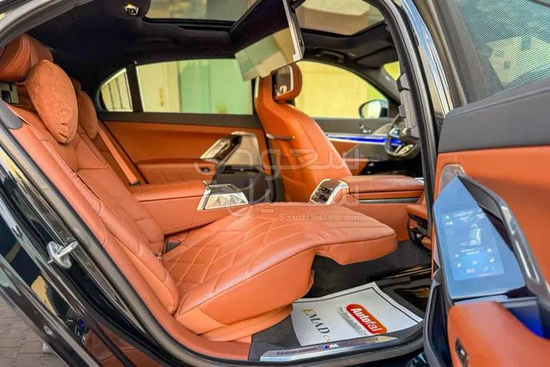 2023 بي ام دبليو الفئة السابعة 735أي