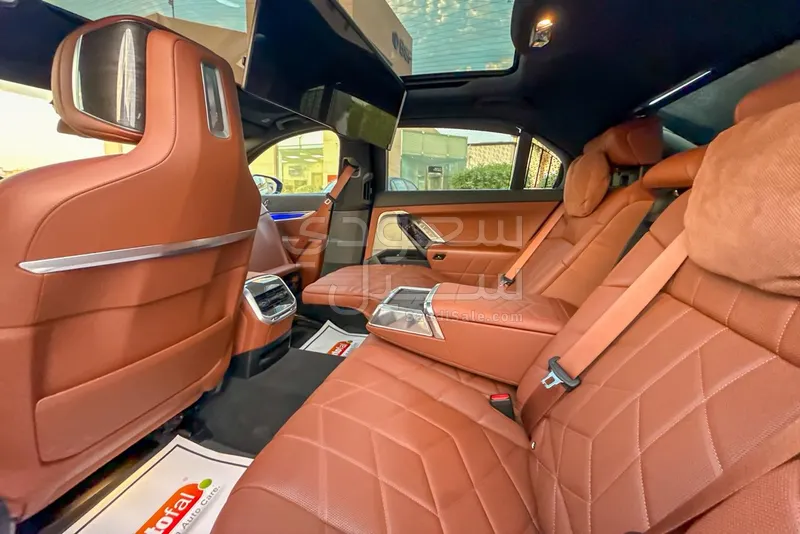 2023 بي ام دبليو الفئة السابعة 735أي