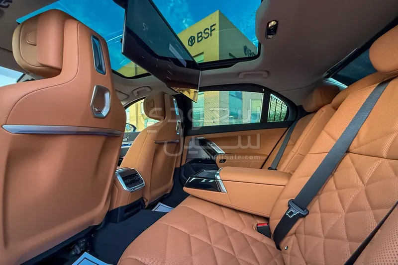 2026 بي ام دبليو الفئة السابعة 735أي