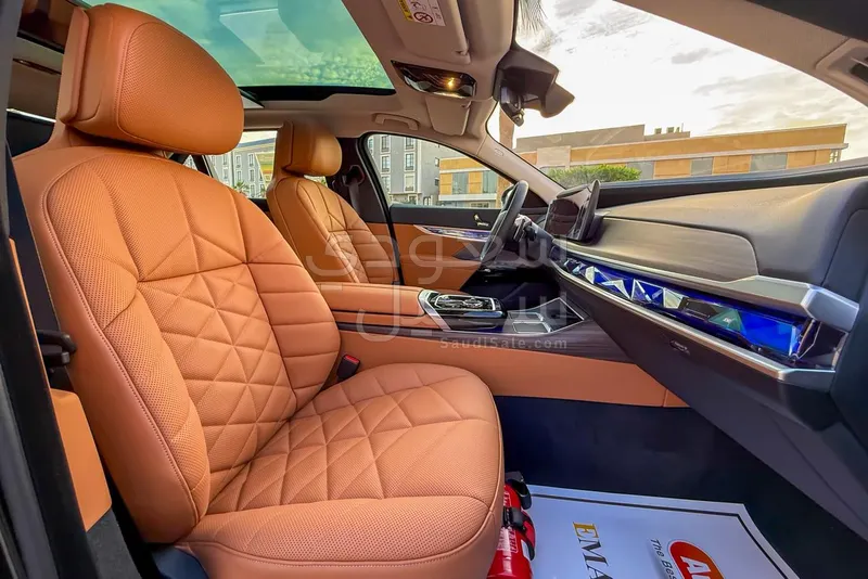 2026 بي ام دبليو الفئة السابعة 735أي