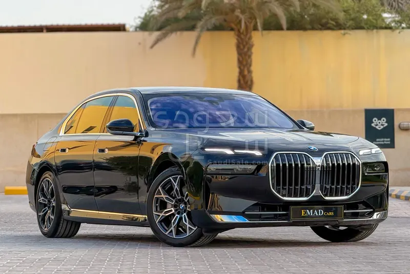 2026 بي ام دبليو الفئة السابعة 735أي