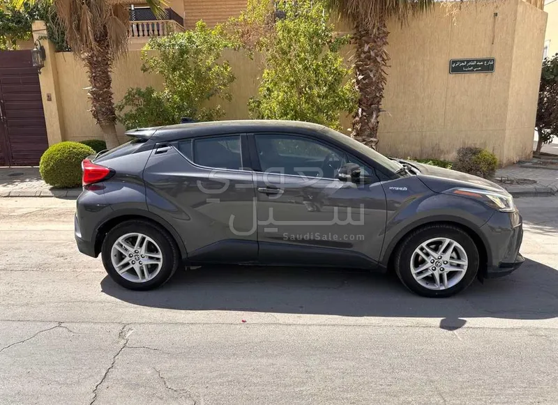 2020 تويوتا سي اتش ار