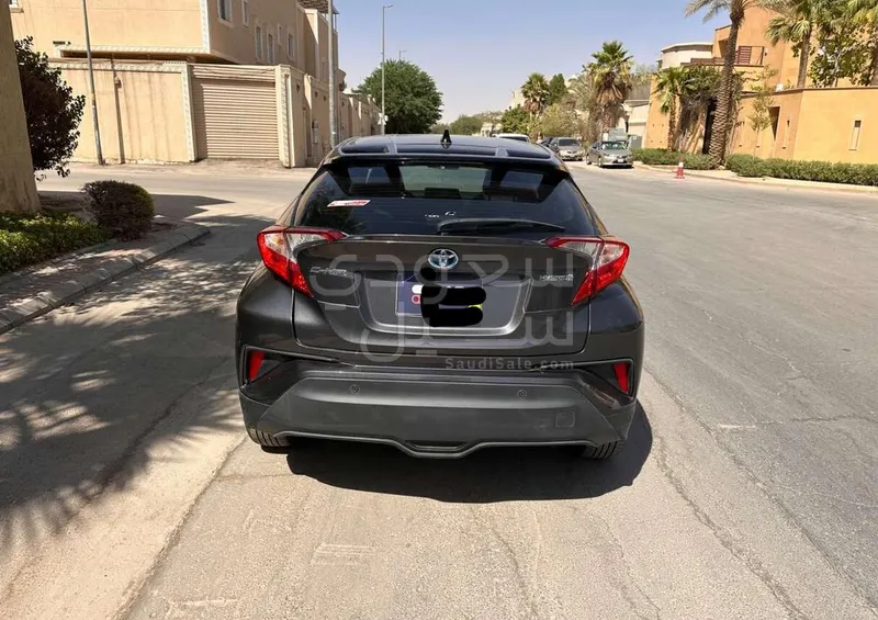 2020 تويوتا سي اتش ار