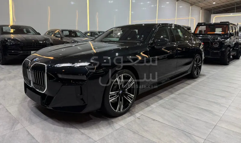 2026 بي ام دبليو الفئة السابعة 735أي