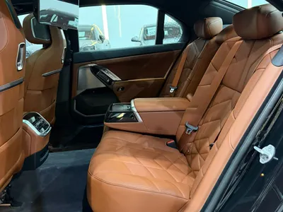 2026 بي ام دبليو الفئة السابعة 735أي