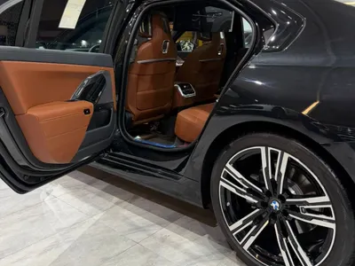 2026 بي ام دبليو الفئة السابعة 735أي