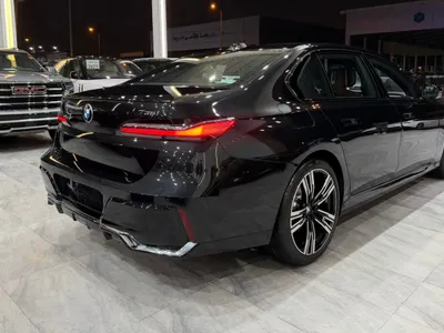 2026 بي ام دبليو الفئة السابعة 735أي