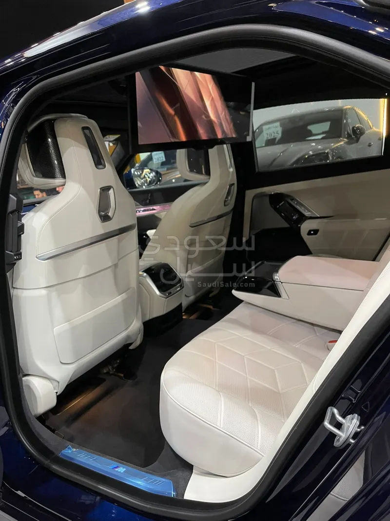 2026 بي ام دبليو الفئة السابعة 735أي