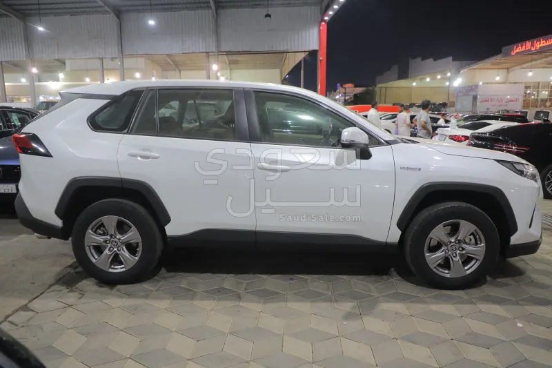 2024 تويوتا راف 4