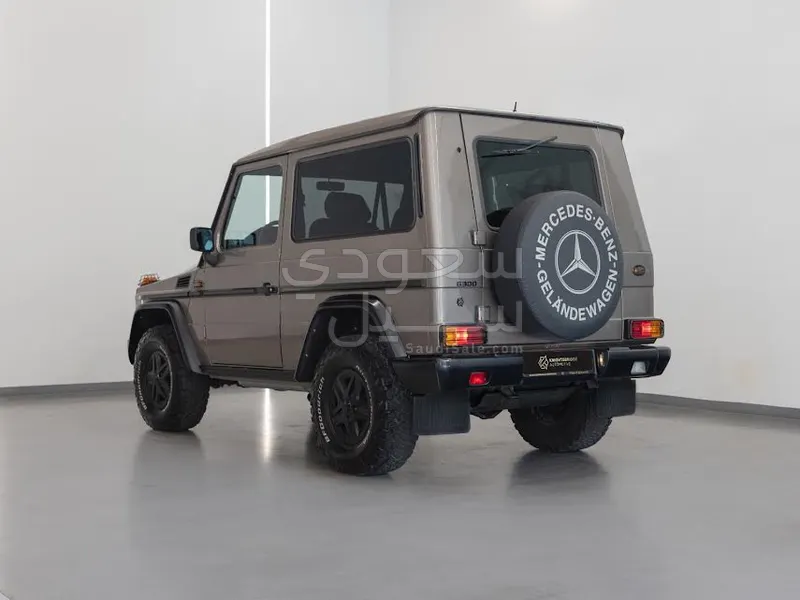 1990 مرسيدس - بنز جي 300