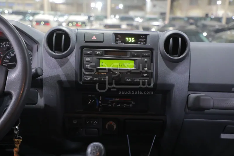 2011 تويوتا لاند كروزر ربع ال اكس