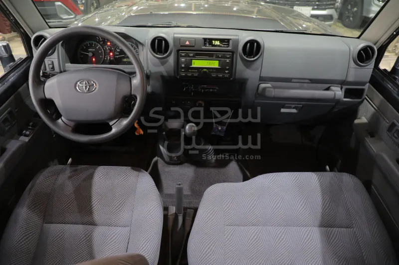 2011 تويوتا لاند كروزر ربع ال اكس