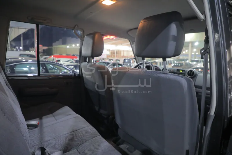 2011 تويوتا لاند كروزر ربع ال اكس