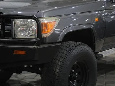 2011 تويوتا لاند كروزر ربع ال اكس